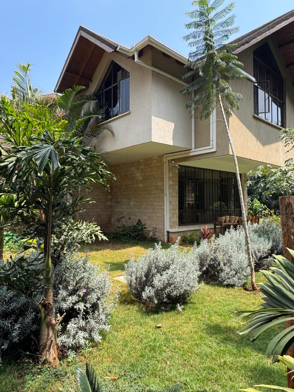 Beautiful 5 bedroom villa (Azure Villas in Runda) available to let/Sale